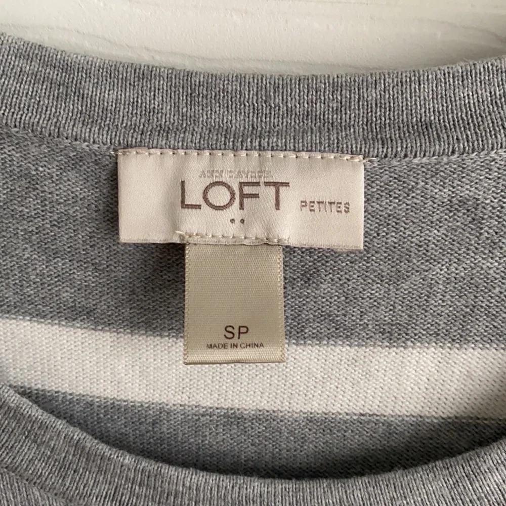 LOFT. WOMENS SWEATER. SIZE PETITE S
